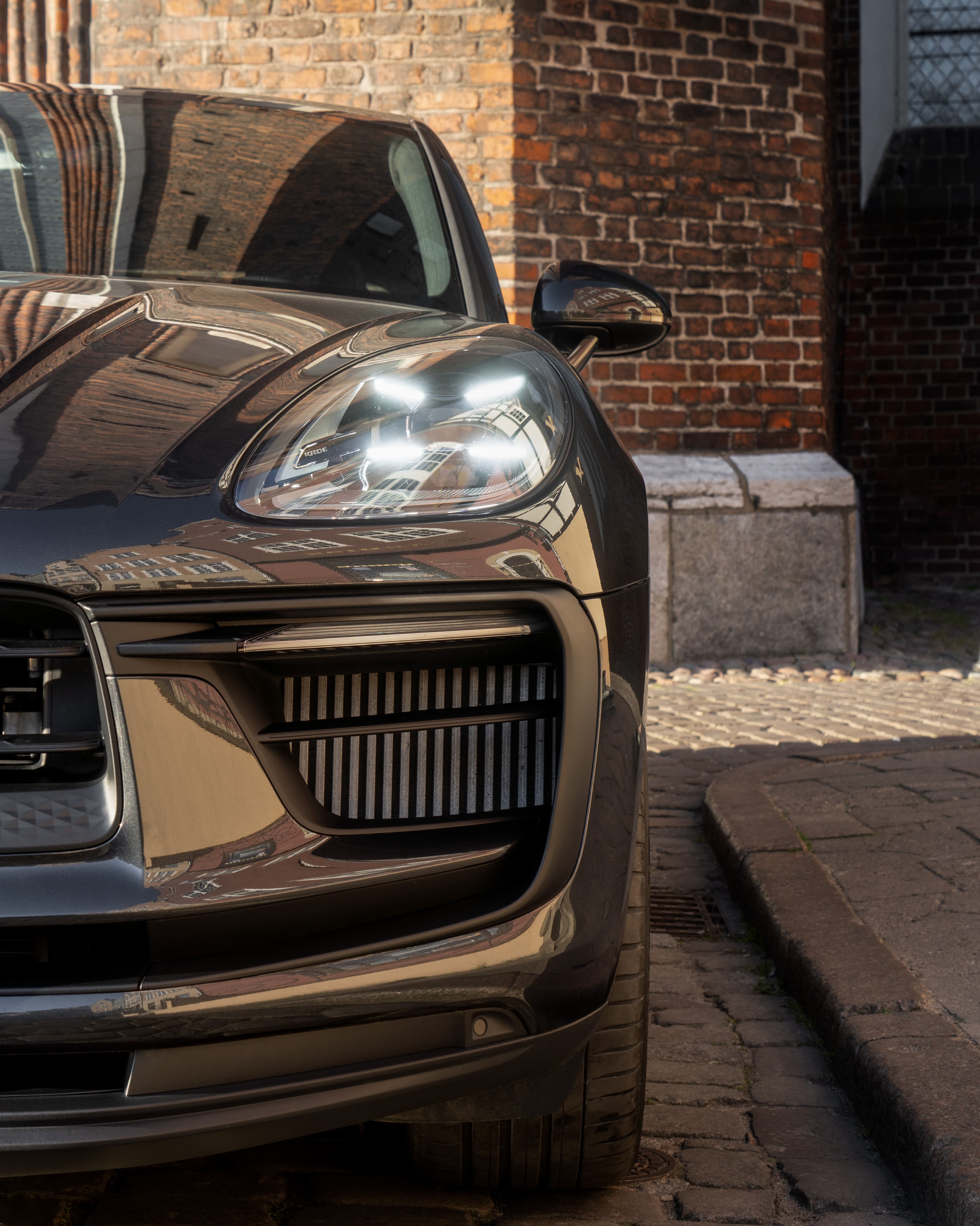 porsche-macan-eye