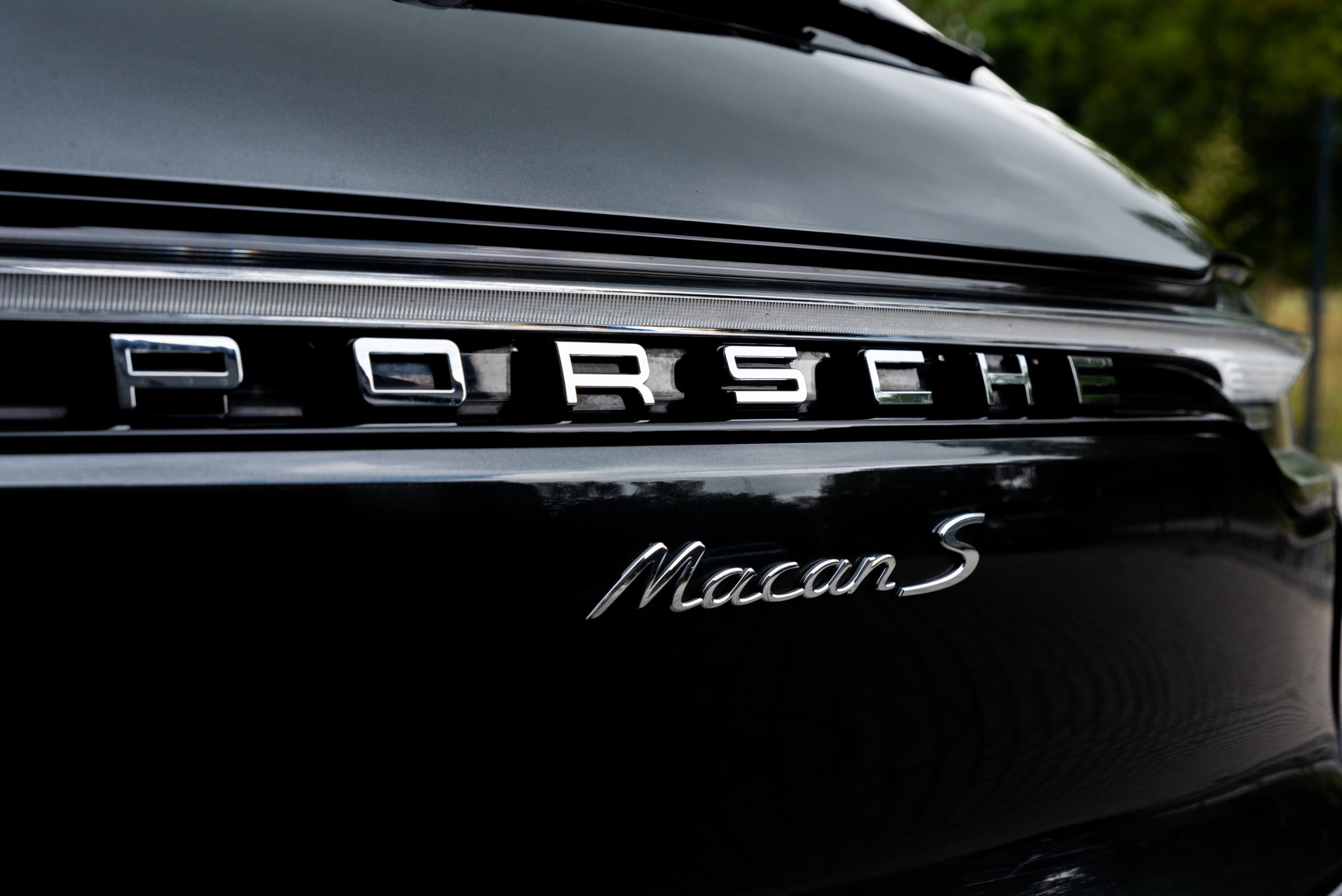 Porsche Macan S 2024 Logo Rear