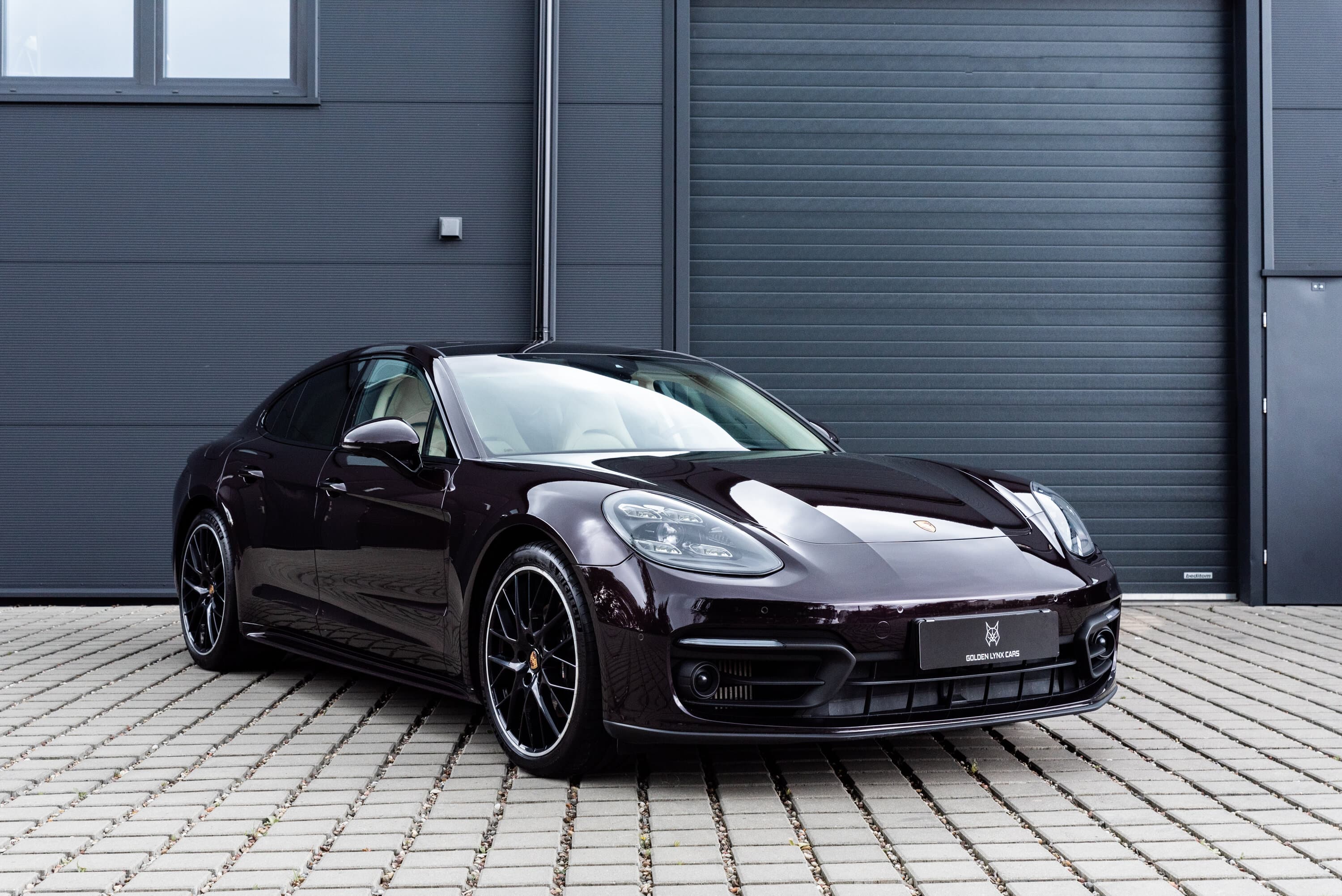 Porsche Panamera Platinum Edition Thumbnail Front